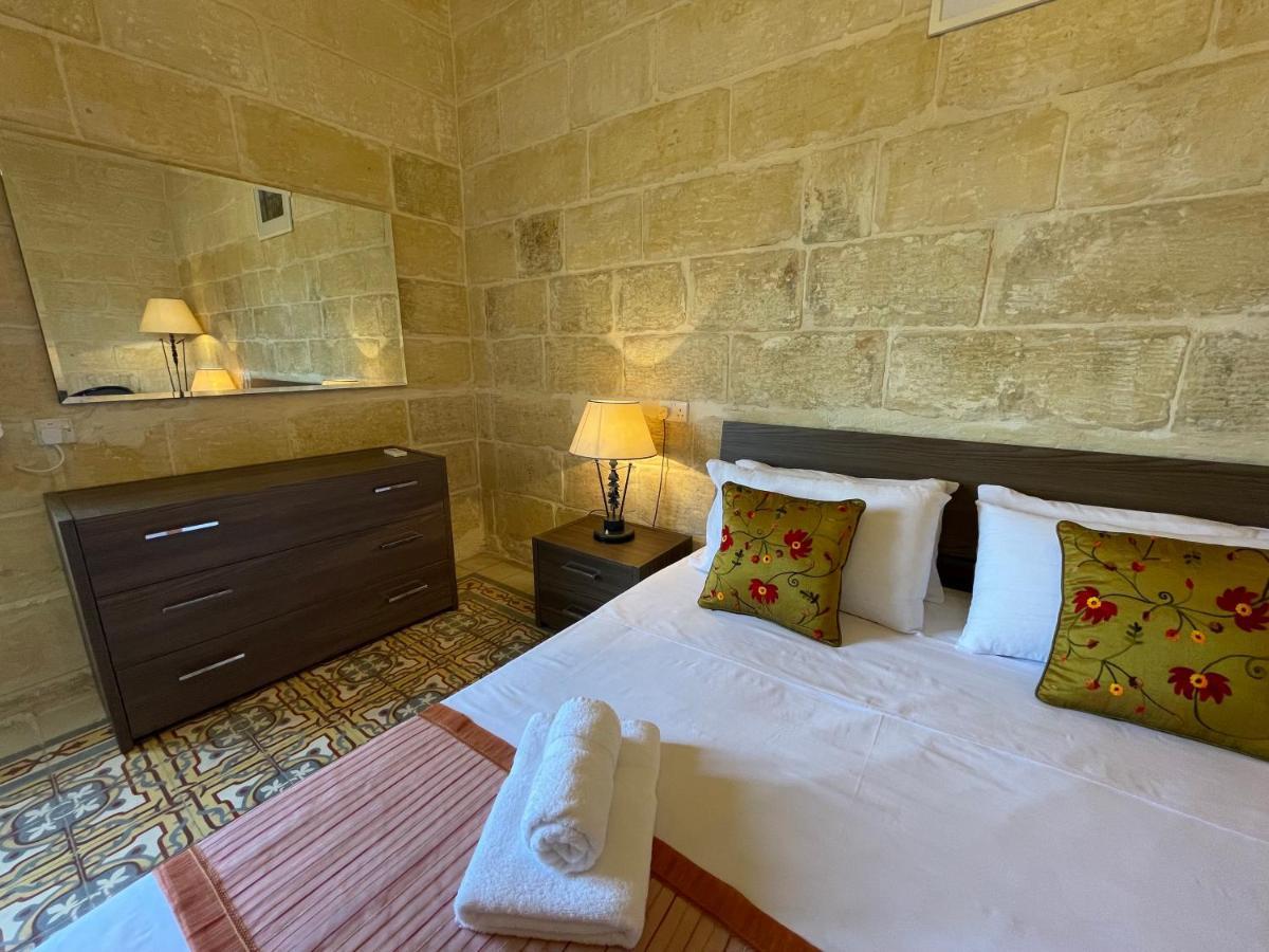 Penelope Townhouse Hotel Ghajn il-Kbira  Екстериор снимка