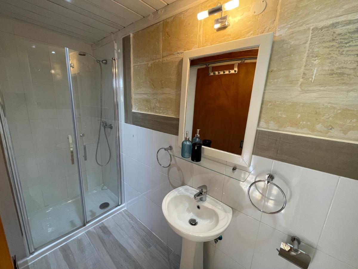 Penelope Townhouse Hotel Ghajn il-Kbira  Екстериор снимка